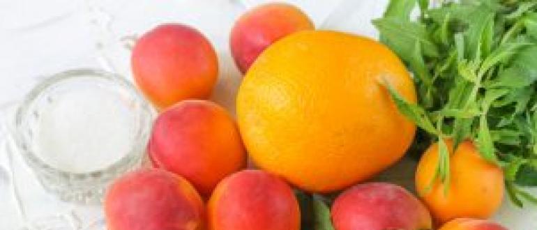 Apricot jam with orange