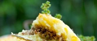Potato casserole with meat and mushrooms: cooking at home