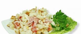 Cabbage salad with ham and corn