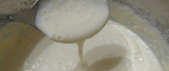 Smet till en paj - hur man gör den hemma med kefir, gräddfil, mjölk eller majonnäs Snabb paj gjord av smet med godis