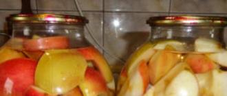 Універсальні рецепти компотів із яблук на зиму