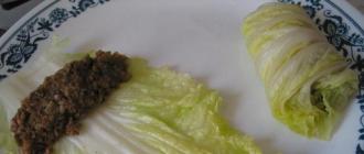 Step-by-step preparation of cabbage for cabbage rolls in the microwave
