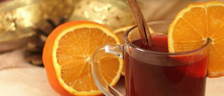 Recipe for mulled wine with orange and cinnamon