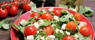 Salat med mozzarella: oppskrifter med bilder Cherrytomater med mozzarella oppskrift