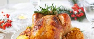 Baked chicken: three options for the New Year's table